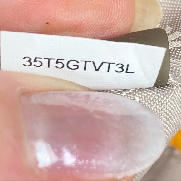 MICHAEL KORS Jet Set Large Saffiano Leather Shoulder Bag - $558. - Picture 11 of 12